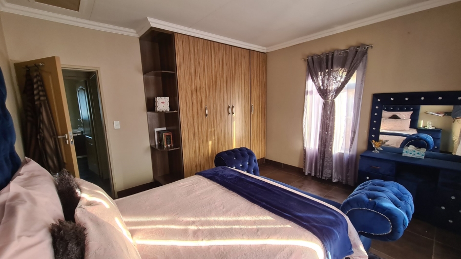 2 Bedroom Property for Sale in Baillie Park North West